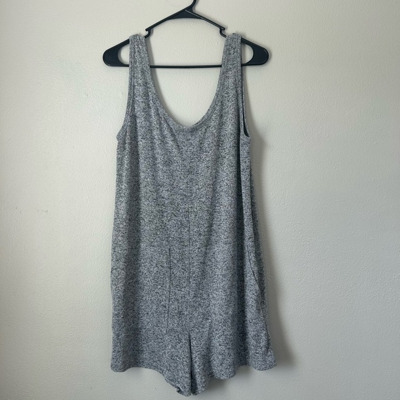 Old Navy Heather Gray Sleeveless Tank Romper - Picture 2 of 5